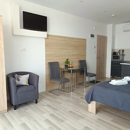 Апартаменты Ujhely Apartmanhaz Шиофок