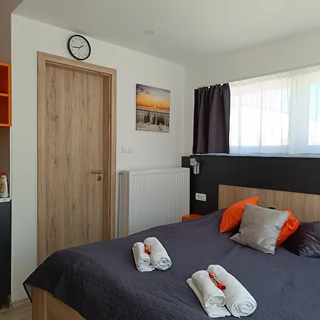 Ujhely Apartmanhaz Апартаменты