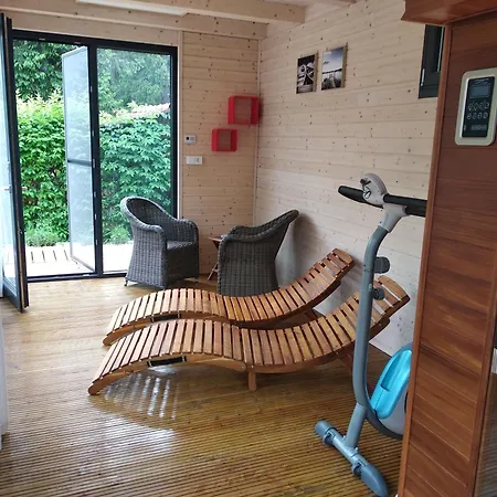 Ujhely Apartmanhaz Апартаменты Шиофок