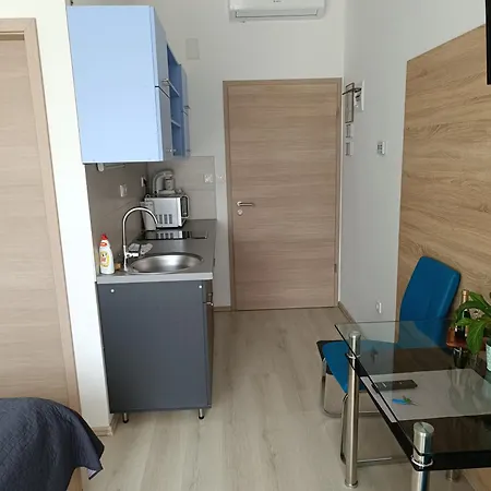 Ujhely Apartmanhaz Apartment *