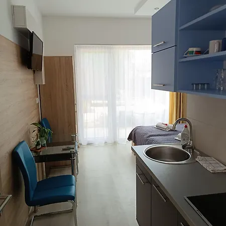 Ujhely Apartmanhaz 希欧福克