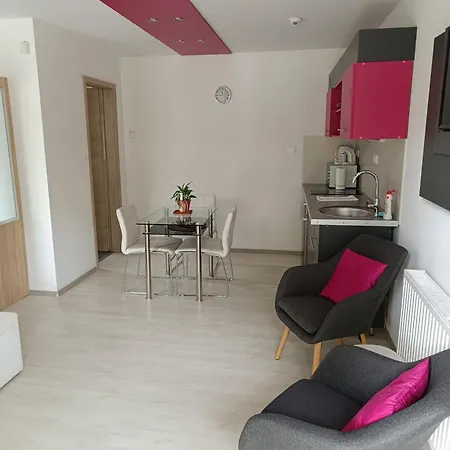 Ujhely Apartmanhaz Siofok