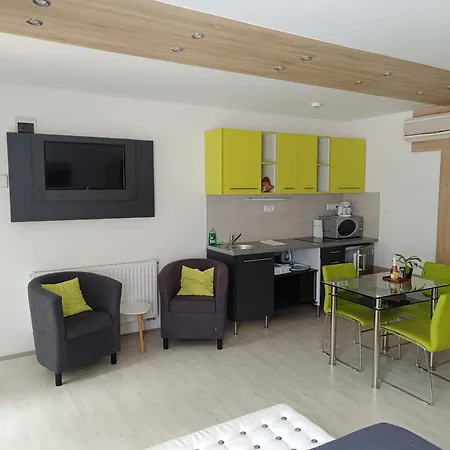 Apartment Ujhely Apartmanhaz