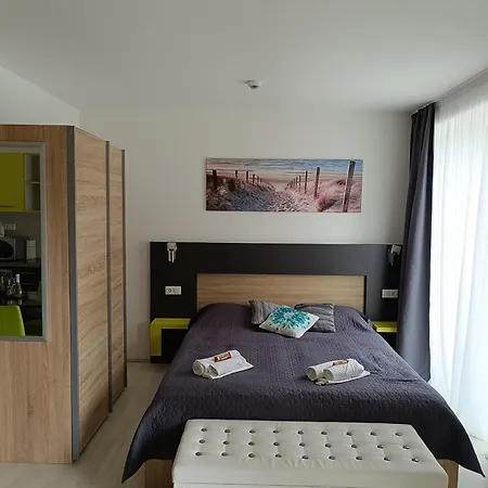 Ujhely Apartmanhaz 希欧福克