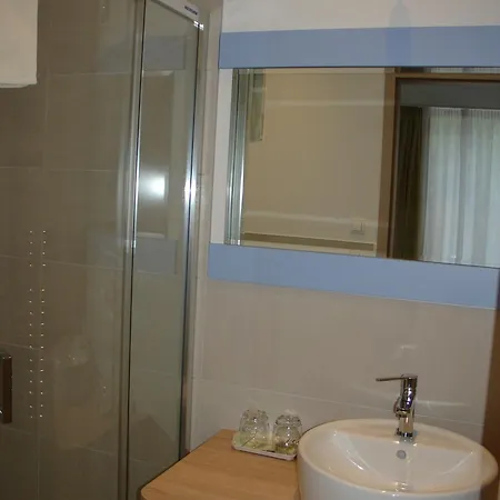 Ujhely Apartmanhaz *