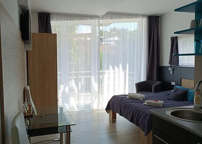 újhely Apartman *