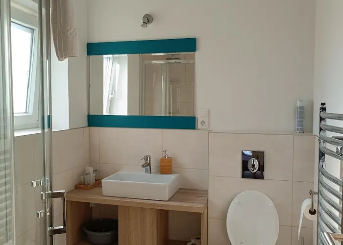 újhely Apartman *