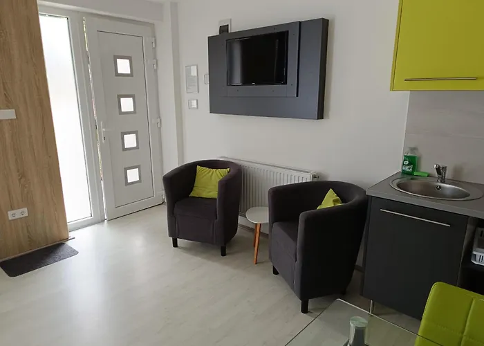 újhely Apartman