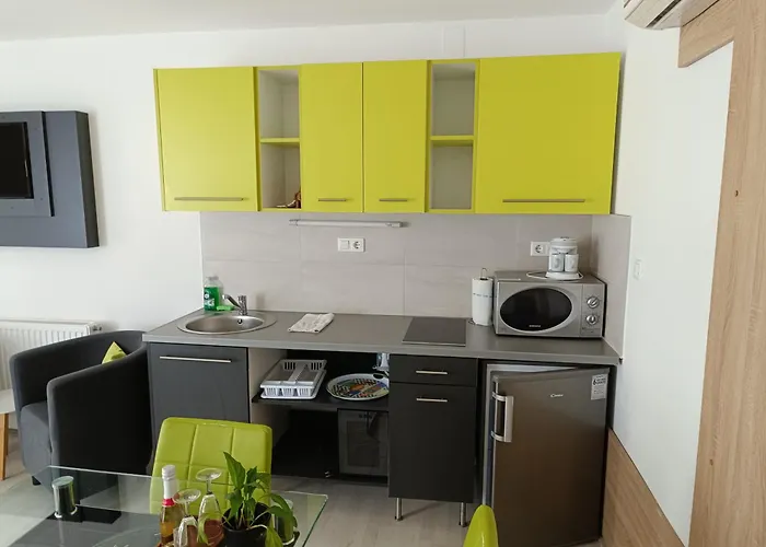 újhely Apartman