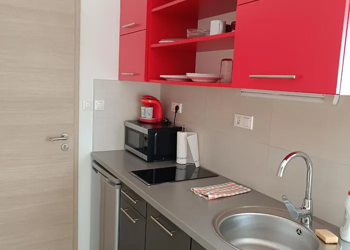 újhely Apartman *